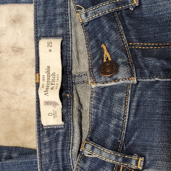 Abercrombie & Fitch Medium Wash Low Rise Straight Leg Distressed Jeans Size 0 - Picture 4 of 5
